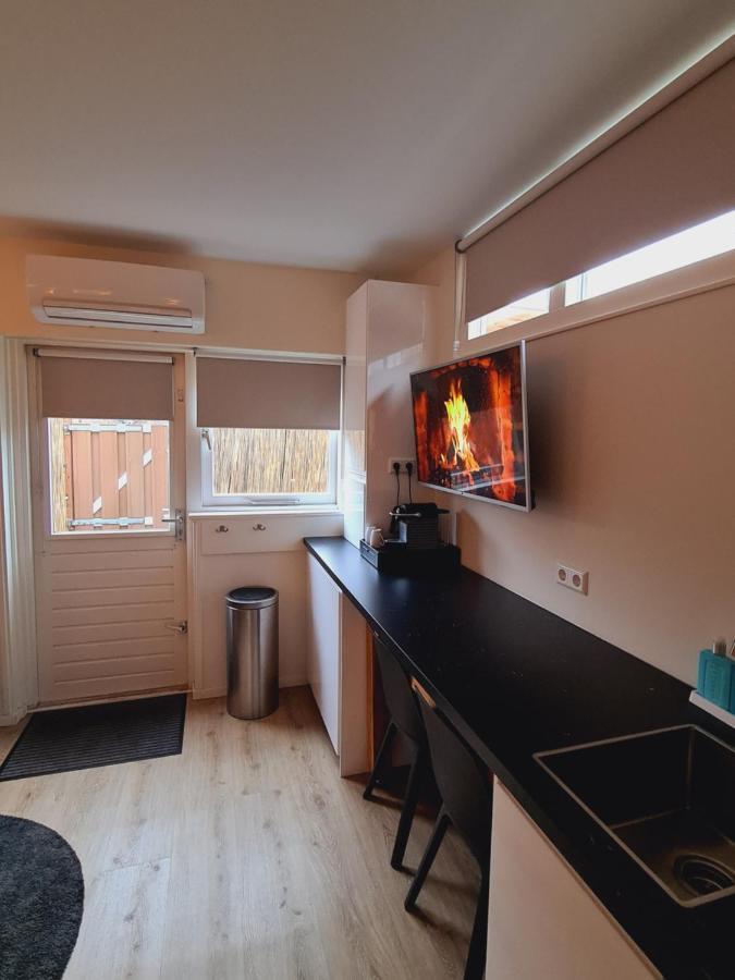 Studio Baarn With Patio, Airco, Pantry, Bedroom, Bathroom, Privacy - Amsterdam, Utrecht Екстериор снимка